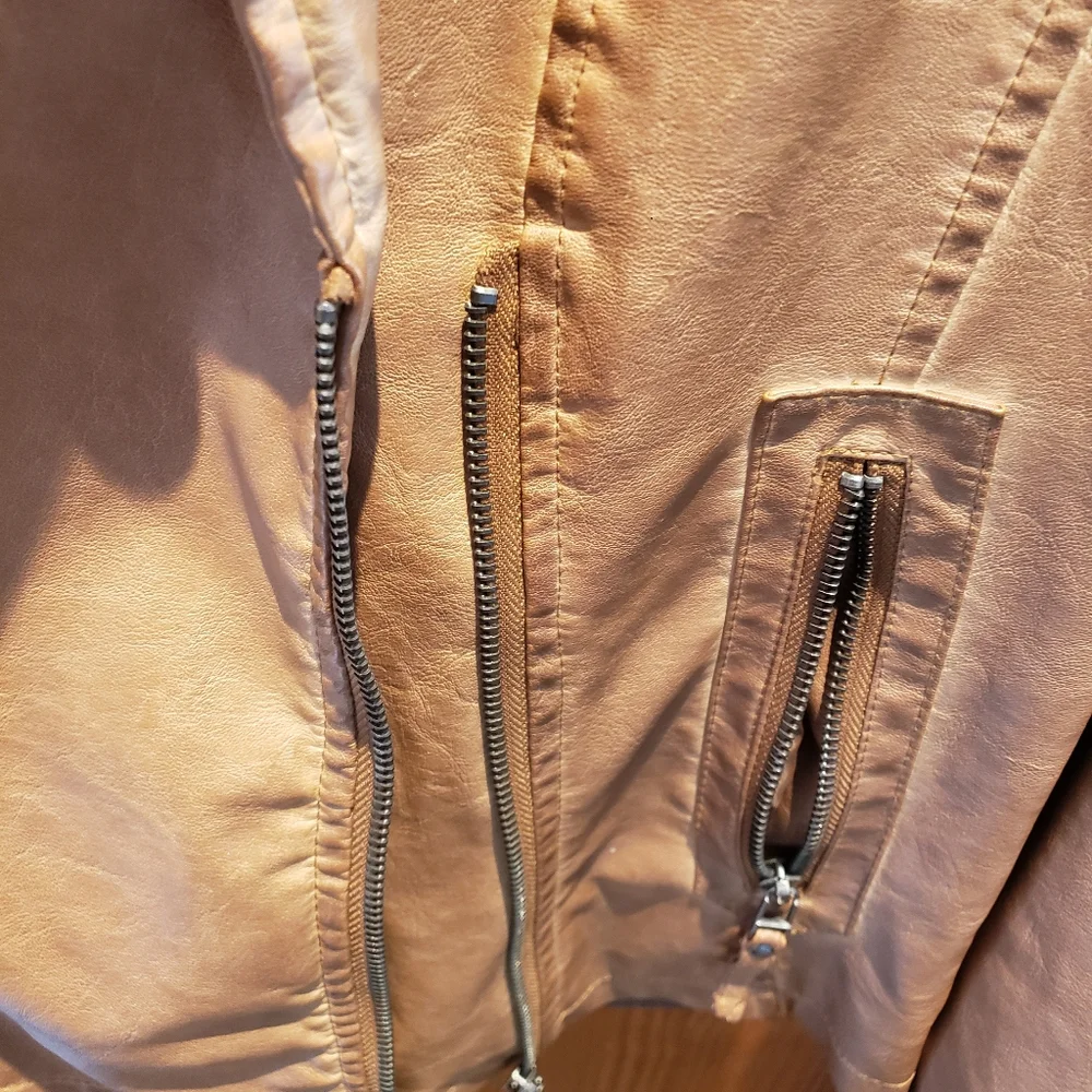 Leather jacket - Picture 3 of 3